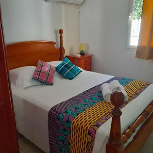 Maison Creole Chaleureuse Avec Stationnement Hébergement de vacances Le Gosier (Grande-Terre)