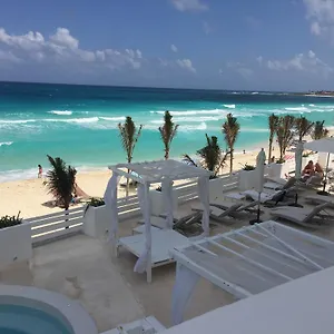 Estudios Yalmakan Appartement Cancún